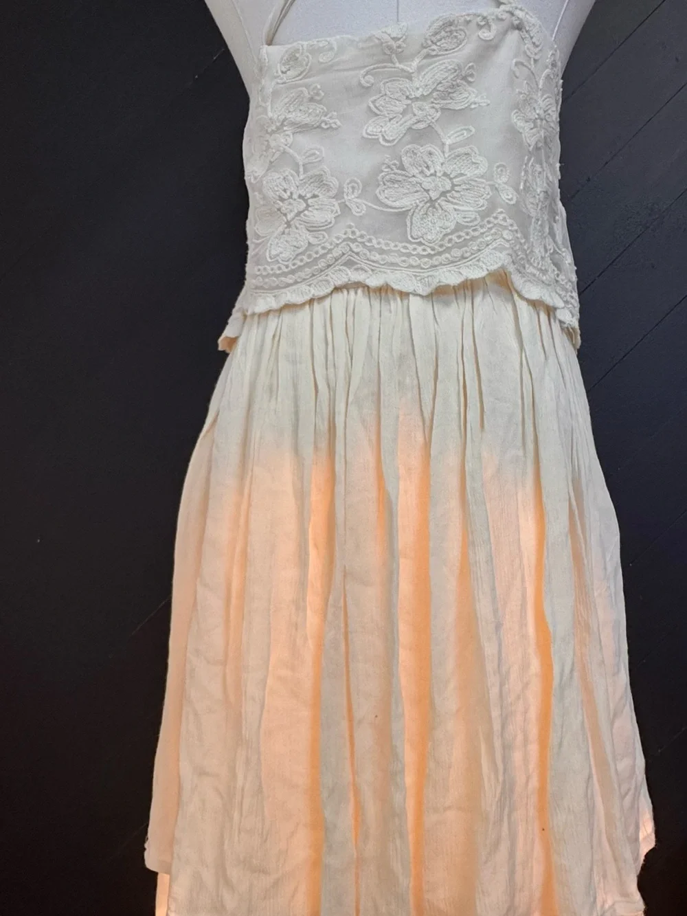 Hollister Cream Lace Overlay Dress size Large - Picture 11 of 12